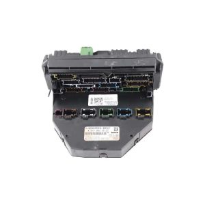جعبه فیوز داخل موتور بنز E300 اتاق W212
