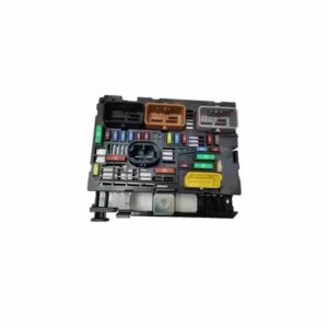 جعبه-فیوز-داخل-موتور-لندکروز-اتاق-100